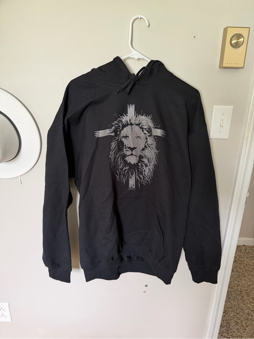 Christian Black Lion & Cross Graphic Hoodie Sweatshirt - Men